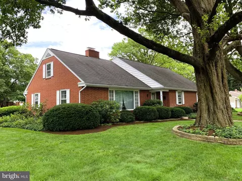 301 S Locust St, Lititz, PA 17543