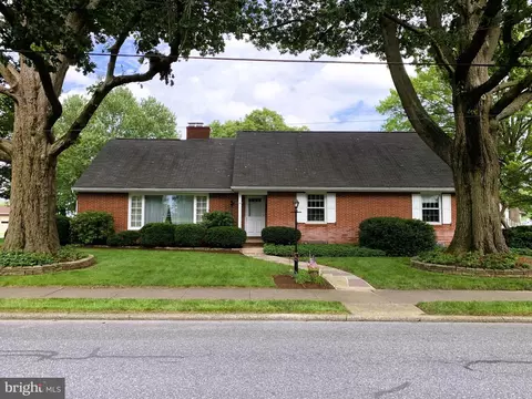 Exterior - 301 S Locust St, Lititz, PA 17543 photo 8 of 38