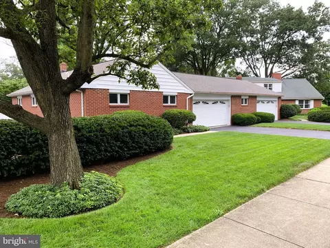 Exterior - 301 S Locust St, Lititz, PA 17543 photo 3 of 38