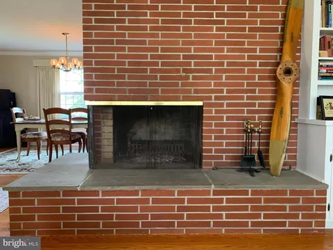 Living - 301 S Locust St, Lititz, PA 17543 photo 4 of 7
