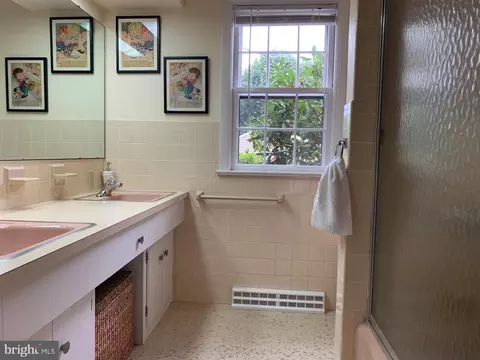Bath - 301 S Locust St, Lititz, PA 17543 photo 3 of 7