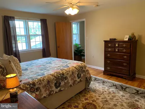 Bedroom - 301 S Locust St, Lititz, PA 17543 photo 4 of 7