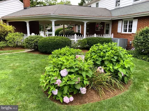Exterior - 301 S Locust St, Lititz, PA 17543 photo 26 of 38