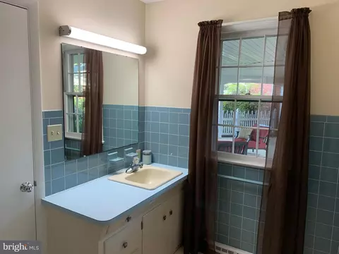 Bath - 301 S Locust St, Lititz, PA 17543 photo 1 of 7