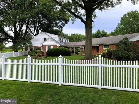 Exterior - 301 S Locust St, Lititz, PA 17543 photo 20 of 38