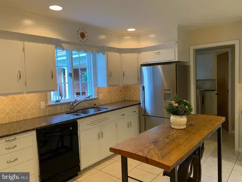 Kitchen - 301 S Locust St, Lititz, PA 17543 photo 6 of 13