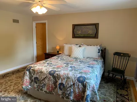 Bedroom - 301 S Locust St, Lititz, PA 17543 photo 5 of 7