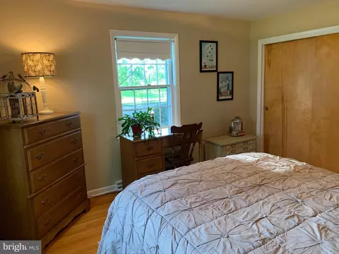 Bedroom - 301 S Locust St, Lititz, PA 17543 photo 3 of 7