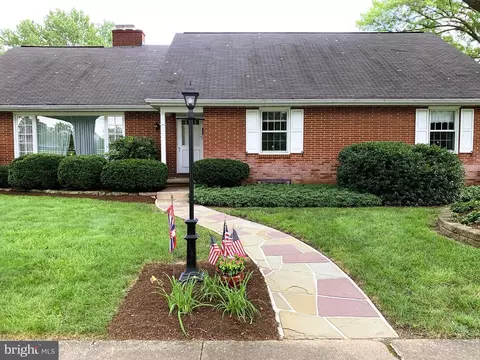 Exterior - 301 S Locust St, Lititz, PA 17543 photo 22 of 38