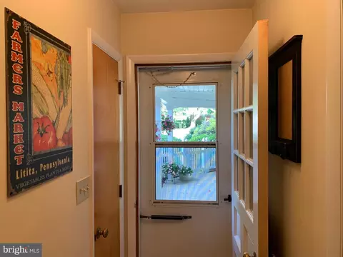 Entry Way - 301 S Locust St, Lititz, PA 17543 photo 3 of 7