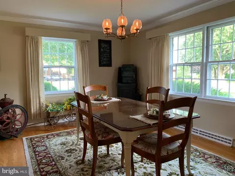 Dining - 301 S Locust St, Lititz, PA 17543 photo 2 of 3