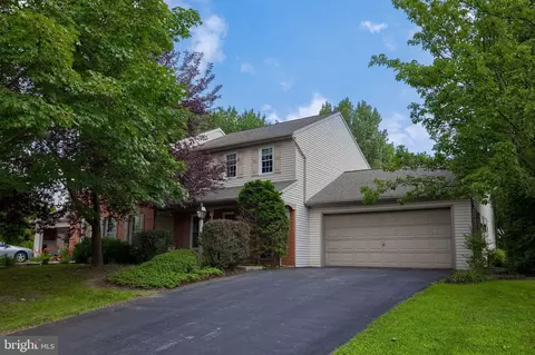 15 Sunrise Dr, Lititz, PA 17543 photo 2