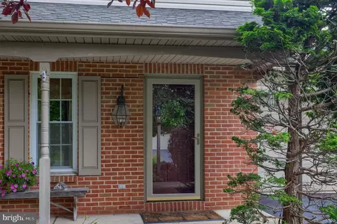 15 Sunrise Dr, Lititz, PA 17543 photo 3