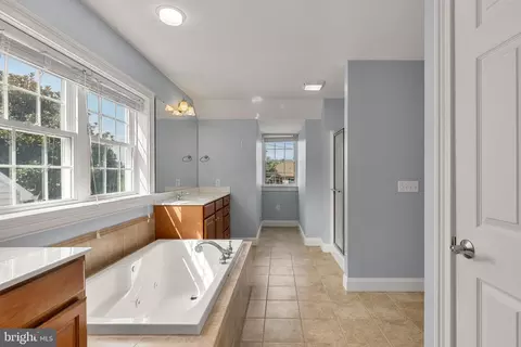 Entry Way - 2717 Kreider Rd, Lititz, PA 17543 photo 5 of 6
