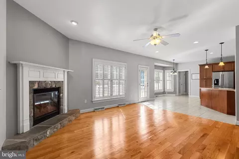 Living - 2717 Kreider Rd, Lititz, PA 17543 photo 2 of 2