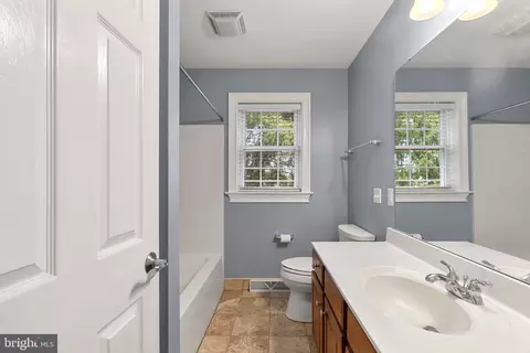 Entry Way - 2717 Kreider Rd, Lititz, PA 17543 photo 6 of 6