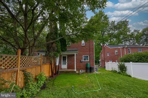 Exterior - 309 E 2nd Ave, Lititz, PA 17543 photo 5 of 5