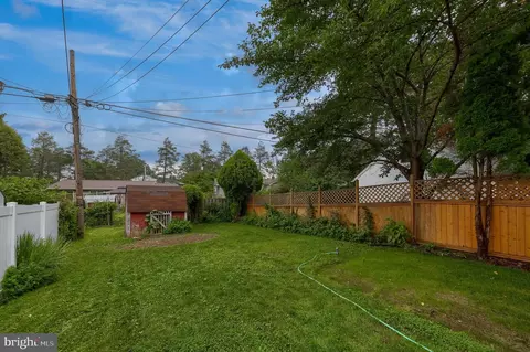 Exterior - 309 E 2nd Ave, Lititz, PA 17543 photo 4 of 5