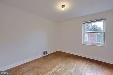 Bedroom - 309 E 2nd Ave, Lititz, PA 17543 photo 3 of 4