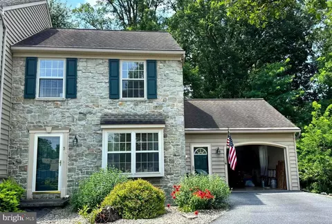 34 King Ct, Elizabethtown, PA 17022