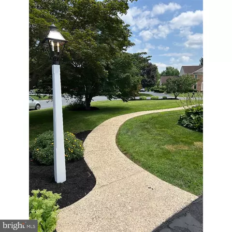 Exterior - 106 Hammersmith Ln, Lititz, PA 17543 photo 3 of 8