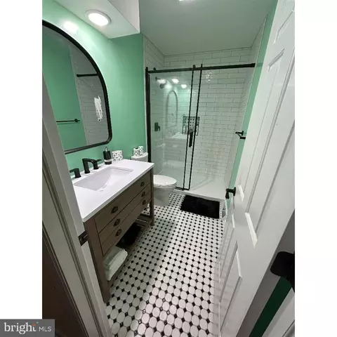 Bath - 106 Hammersmith Ln, Lititz, PA 17543 photo 1 of 4
