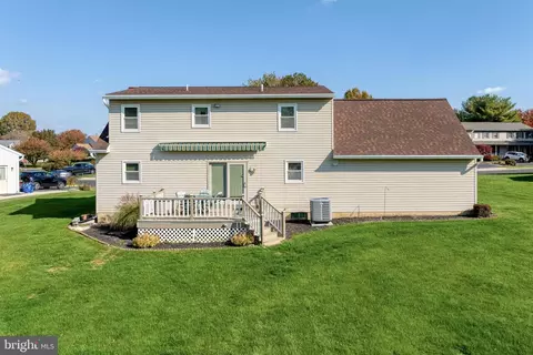 Exterior - 65 Winding Way, Lititz, PA 17543 photo 2 of 5