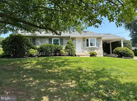 1851 Linwood Ave, Lancaster, PA 17603