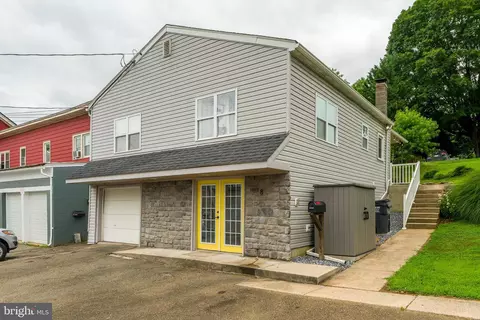 8 N Church St, Quarryville, PA 17566