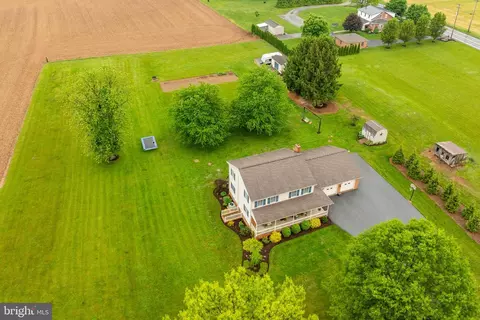 45 S Peartown Rd, Denver, PA 17517
