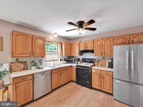 Kitchen - 52 Brookfield Rd, Lititz, PA 17543 photo 4 of 4