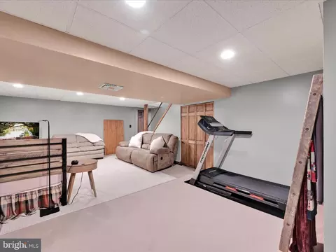 Bedroom - 52 Brookfield Rd, Lititz, PA 17543 photo 5 of 5