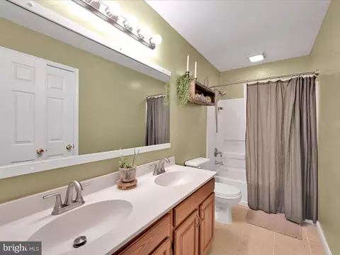 Bath - 52 Brookfield Rd, Lititz, PA 17543 photo 3 of 3