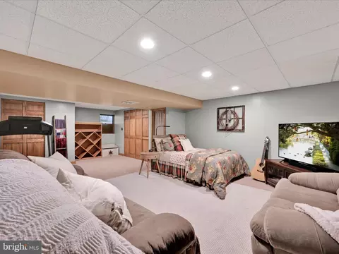 Bedroom - 52 Brookfield Rd, Lititz, PA 17543 photo 4 of 5