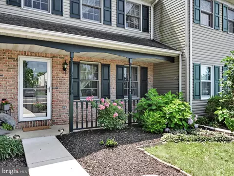 Exterior - 52 Brookfield Rd, Lititz, PA 17543 photo 3 of 5