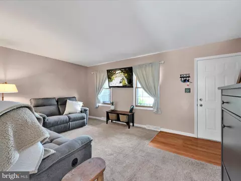 Entry Way - 52 Brookfield Rd, Lititz, PA 17543 photo 2 of 3