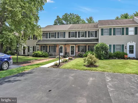 Exterior - 52 Brookfield Rd, Lititz, PA 17543 photo 2 of 5