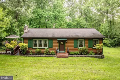 200 Mohns Hill Rd, Reinholds, PA 17569