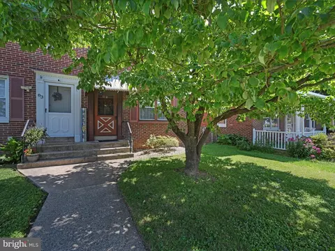 85 Hershey Ave, Lancaster, PA 17603