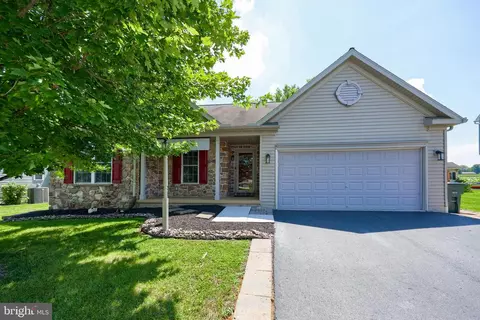 22 Coolidge Dr, Ephrata, PA 17522