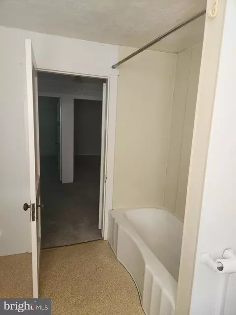 Entry Way - 180 Range Rd, Mount Joy, PA 17552 photo 4 of 8