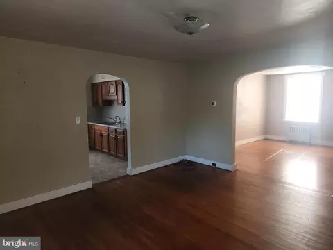 Living - 180 Range Rd, Mount Joy, PA 17552 photo 2 of 4