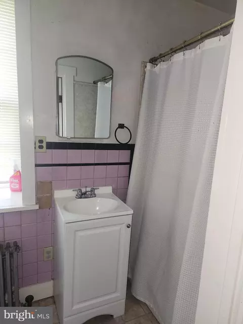 Bath - 180 Range Rd, Mount Joy, PA 17552 photo 1 of 3