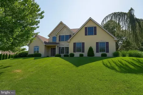502 Country Meadows Dr, Lancaster, PA 17602