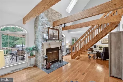 575 Whitehall Rd, Reinholds, PA 17569