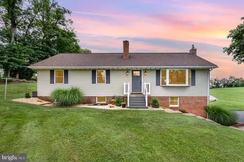 107 N Colebrook Rd, Manheim, PA 17545