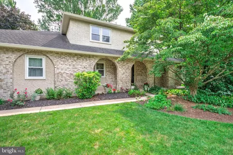 3312 Cochran Dr, Lancaster, PA 17601