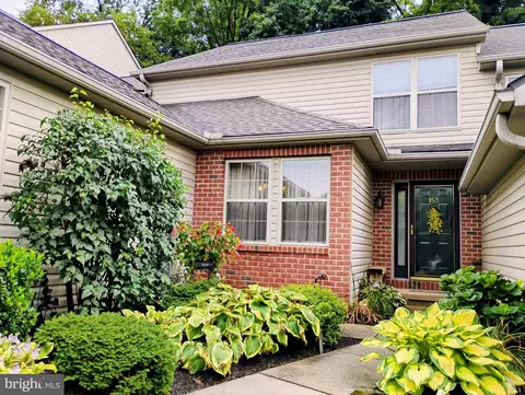 153 River Bend Park, Lancaster, PA 17602
