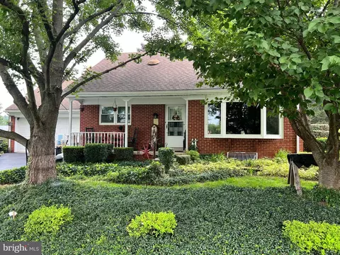 51 S Snyder St, Manheim, PA 17545