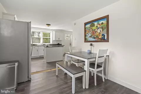 Dining - 261 Park Ave, Lititz, PA 17543 photo 1 of 1